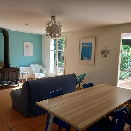 Hébergement de vacances Maison Avec Terrasse à Bois