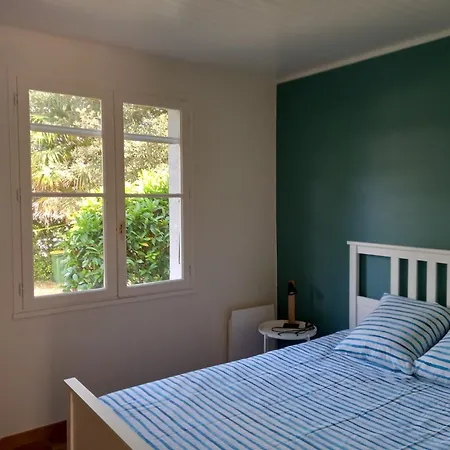 Hébergement de vacances Maison Avec Terrasse à Bois